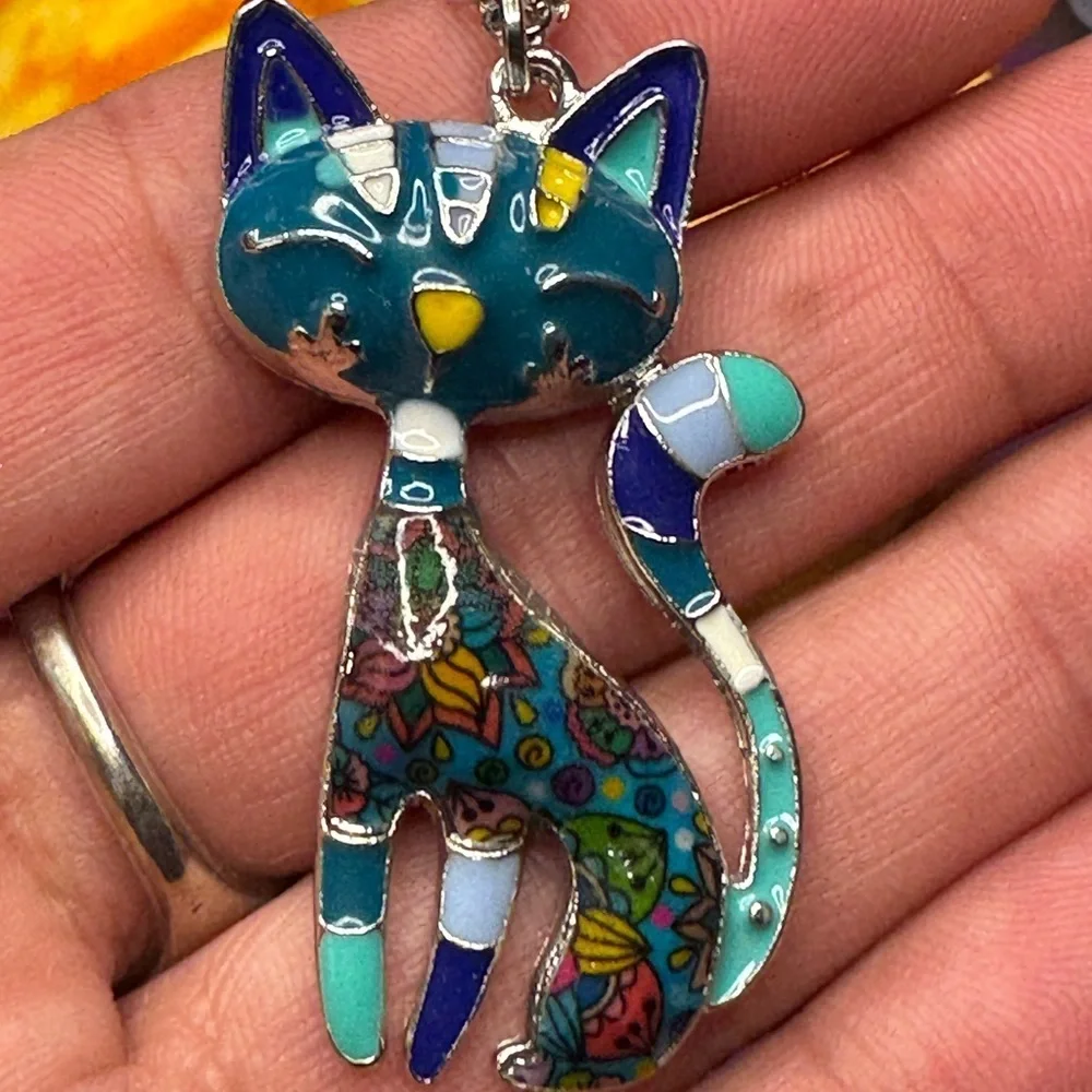 BONSNY Statement Enamel and Alloy Cat Necklace - Picture 4 of 4